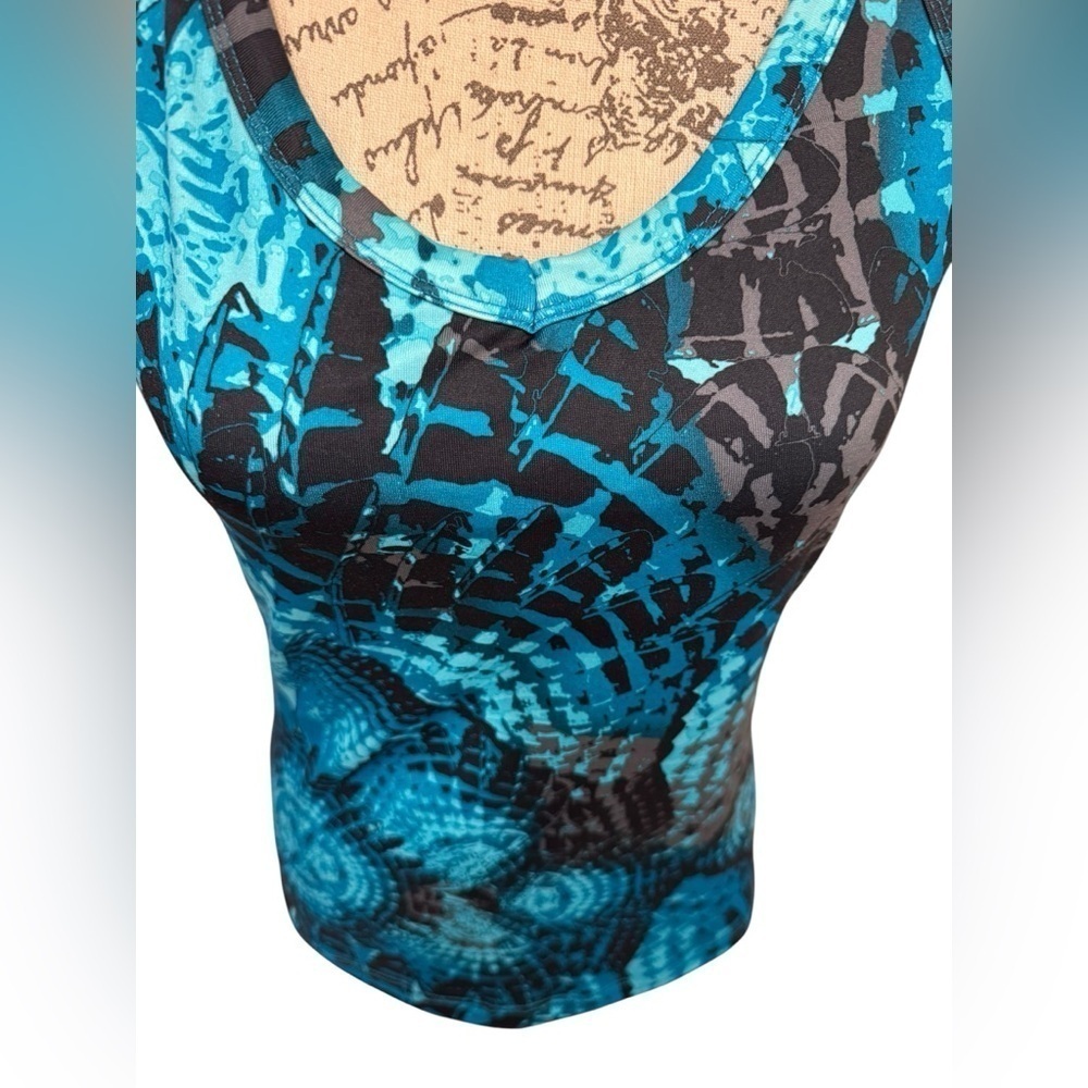 Danskin Now Yoga Racerback Tank Shelf Bra Size Medium - Picture 5 of 8